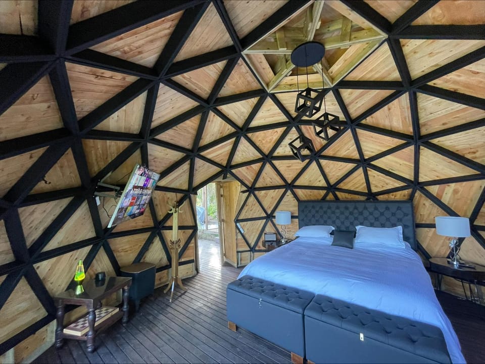 Entre-pinos Glamping WiFi Vista 360º Luxury tent in Antioquia
