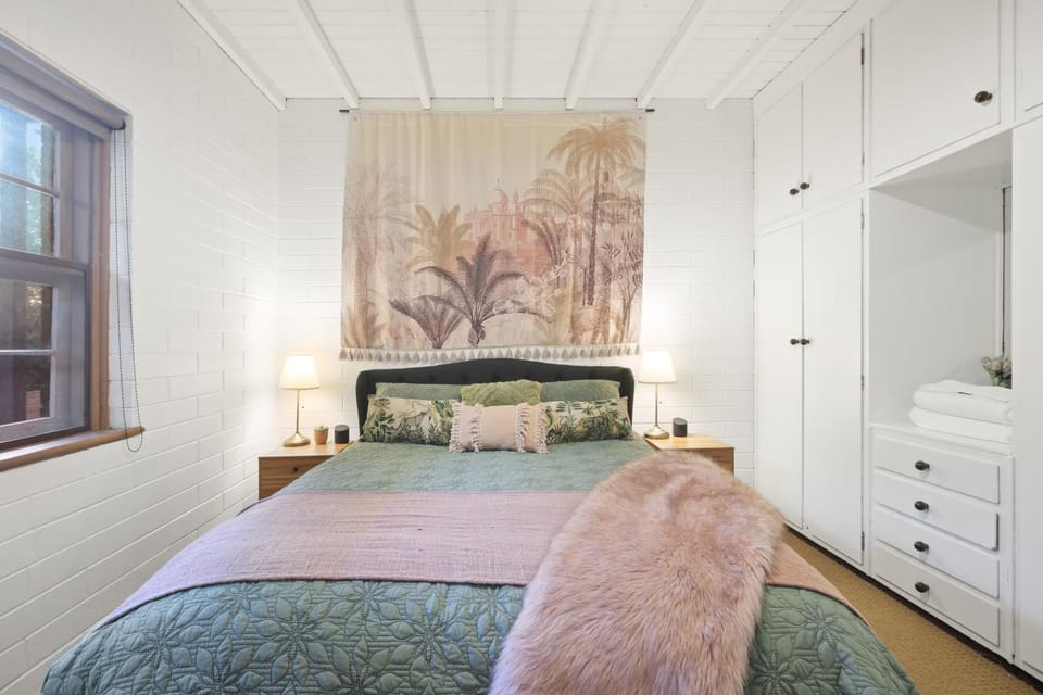 Bed, Photo of the whole room, Bedroom, wardrobe