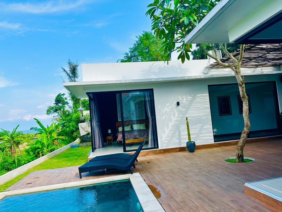 Property building, Garden, Pool view, Swimming pool, sunbed