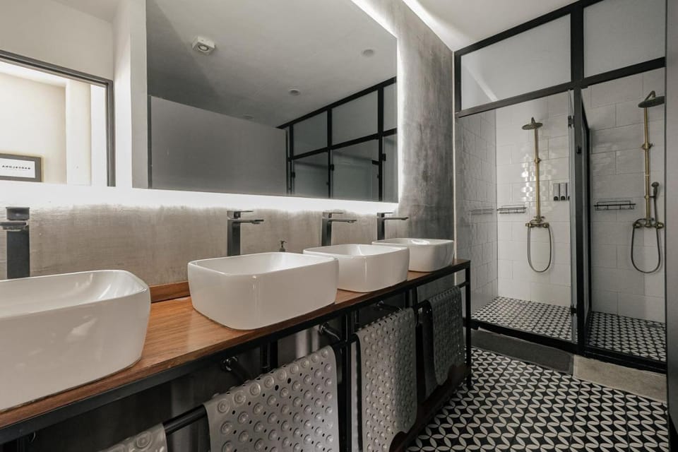 Shower, Bathroom