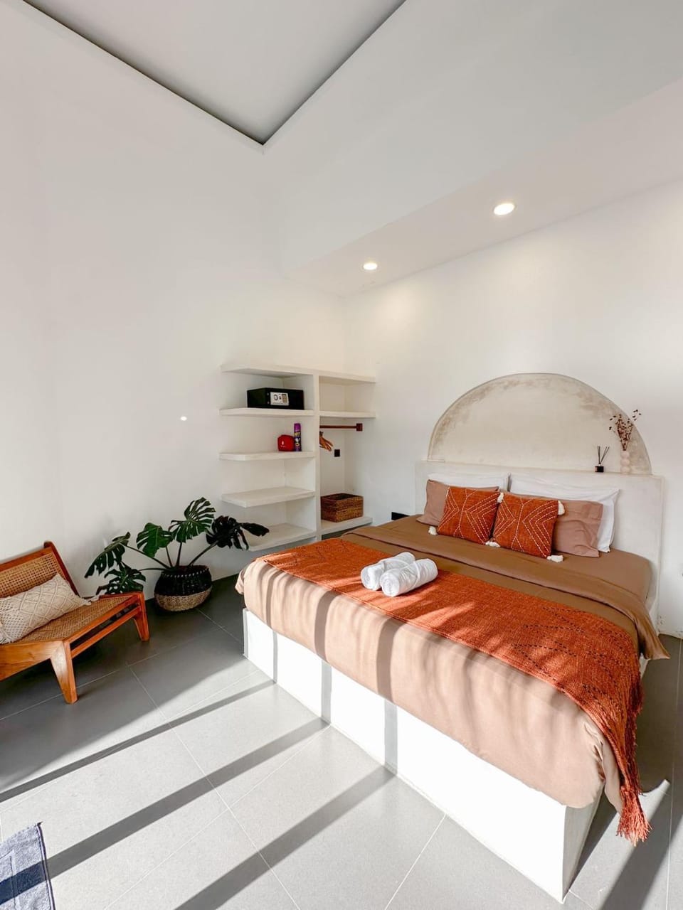 Bed, Photo of the whole room, Bedroom