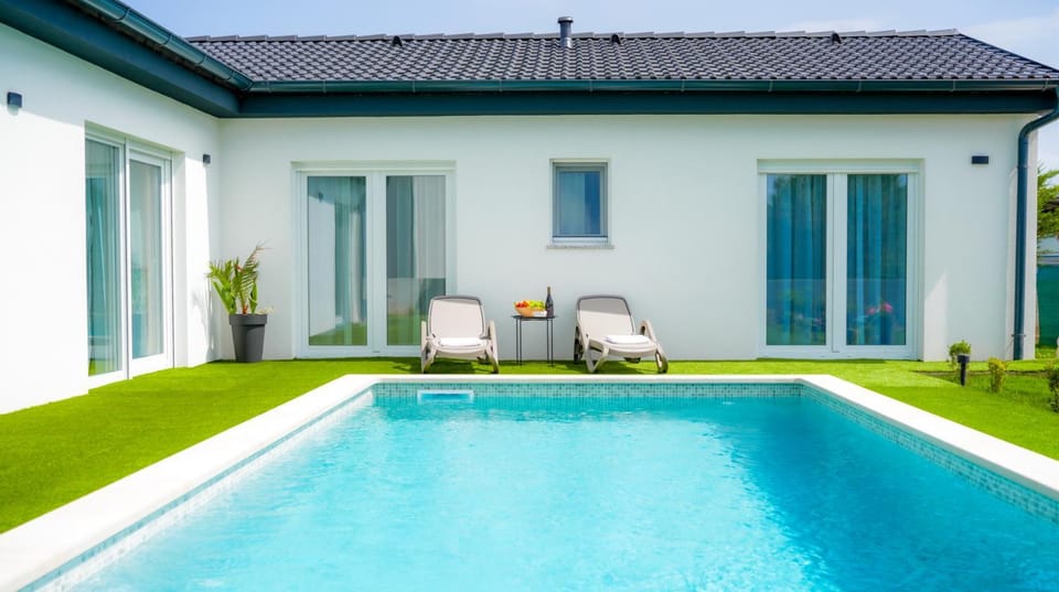 Garden, Swimming pool