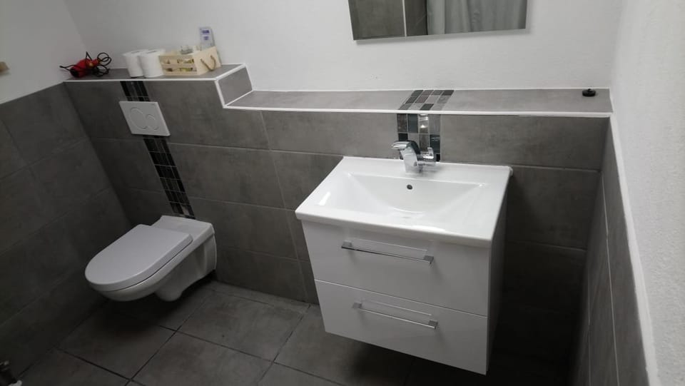 Toilet, Bathroom