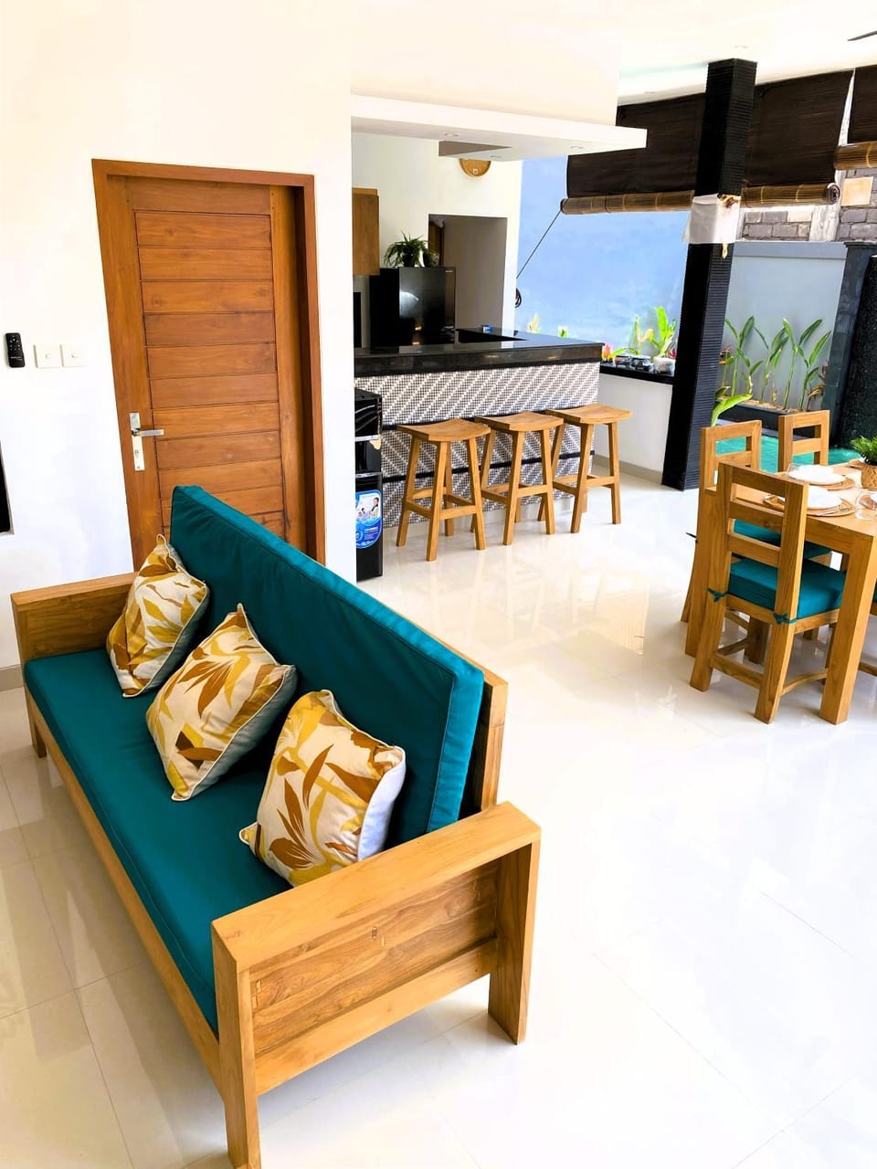 Living room, Dining area, kitchen