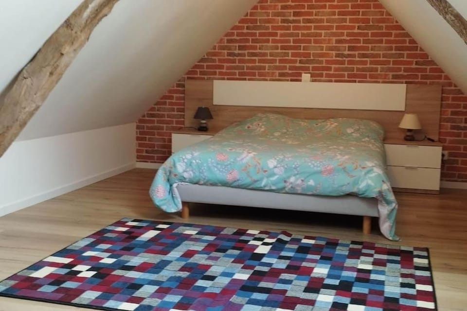 Bed, Photo of the whole room, Bedroom
