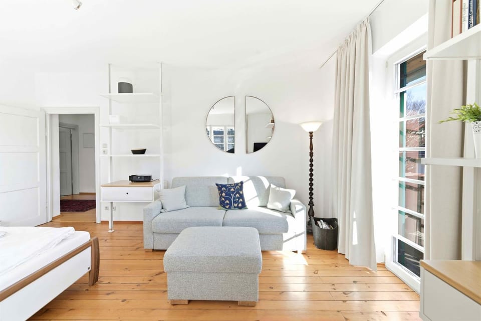 Seating area, Bedroom