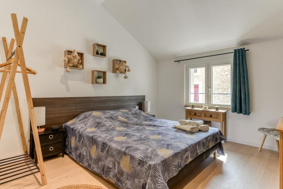 Bed, Bedroom