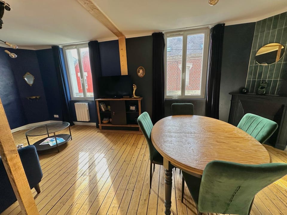 TV and multimedia, Living room, Dining area