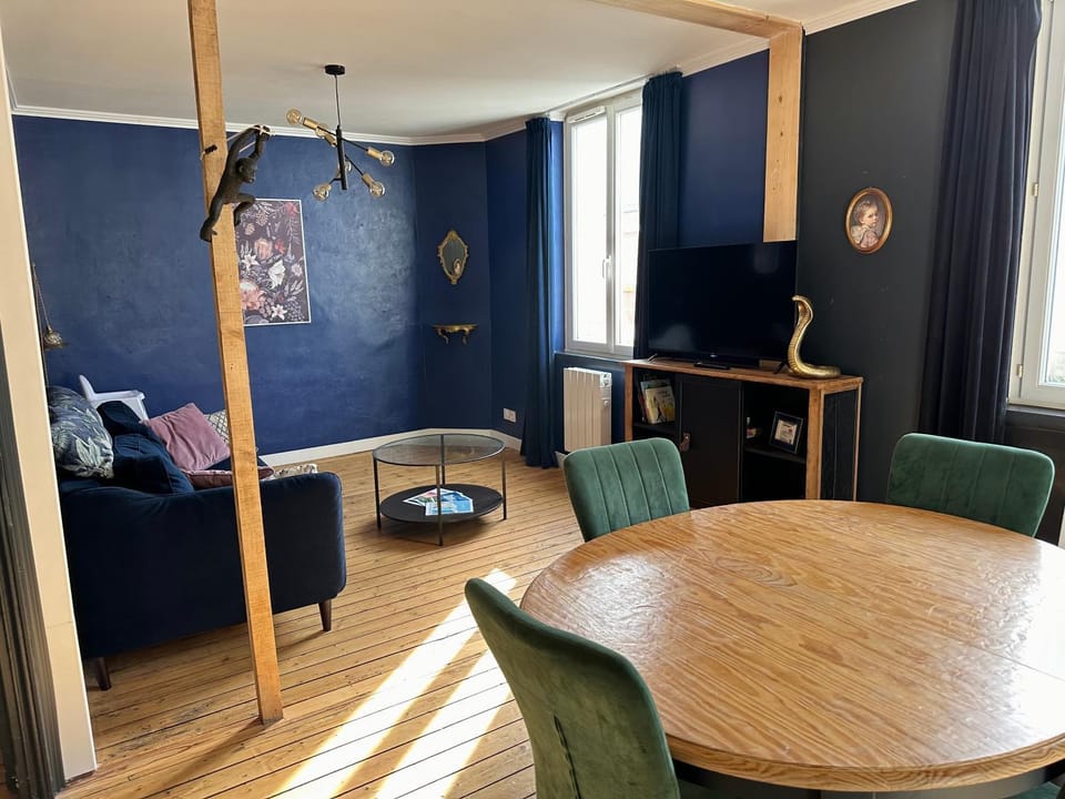 TV and multimedia, Living room, Dining area
