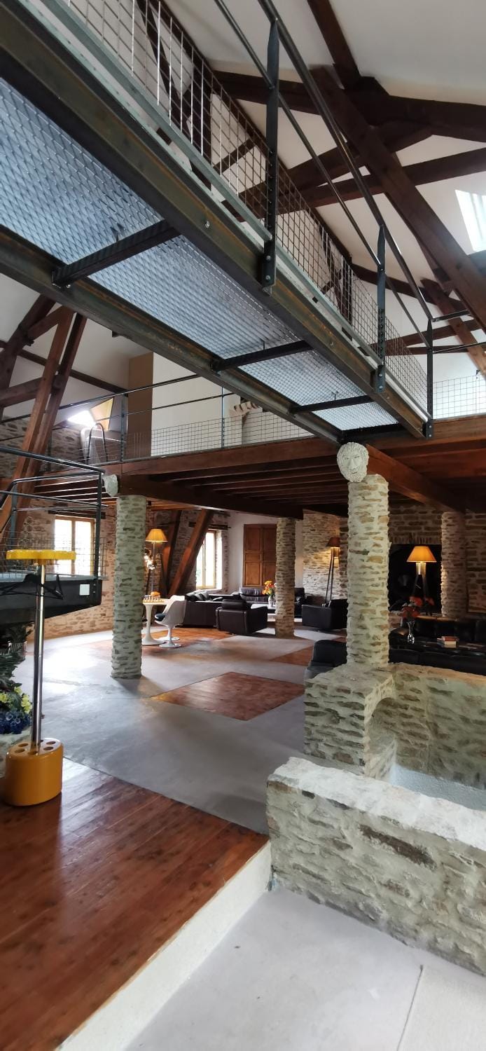 Communal lounge/ TV room