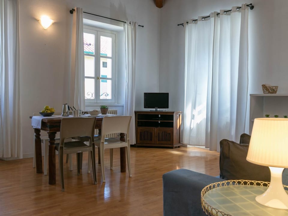 Mamma Ciccia Holiday Home - Casa Azzurra Apartment in Mandello del Lario