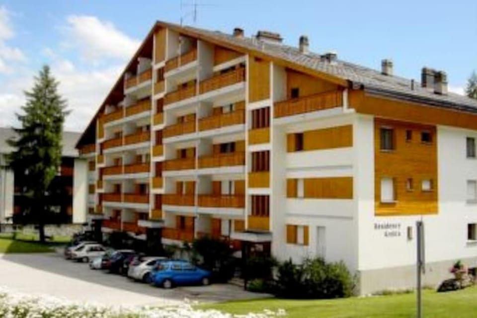 Property building, Parking