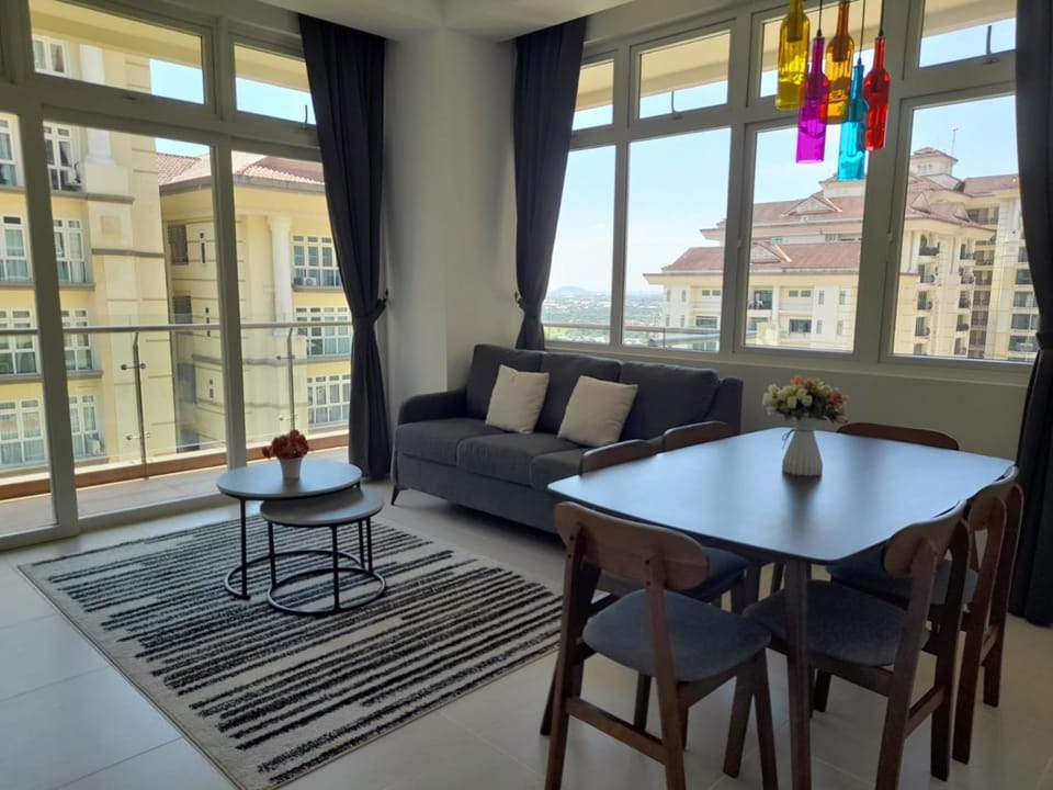 Living room, Seating area, Dining area