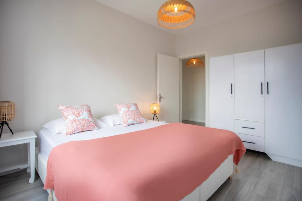 Bed, Bedroom, wardrobe