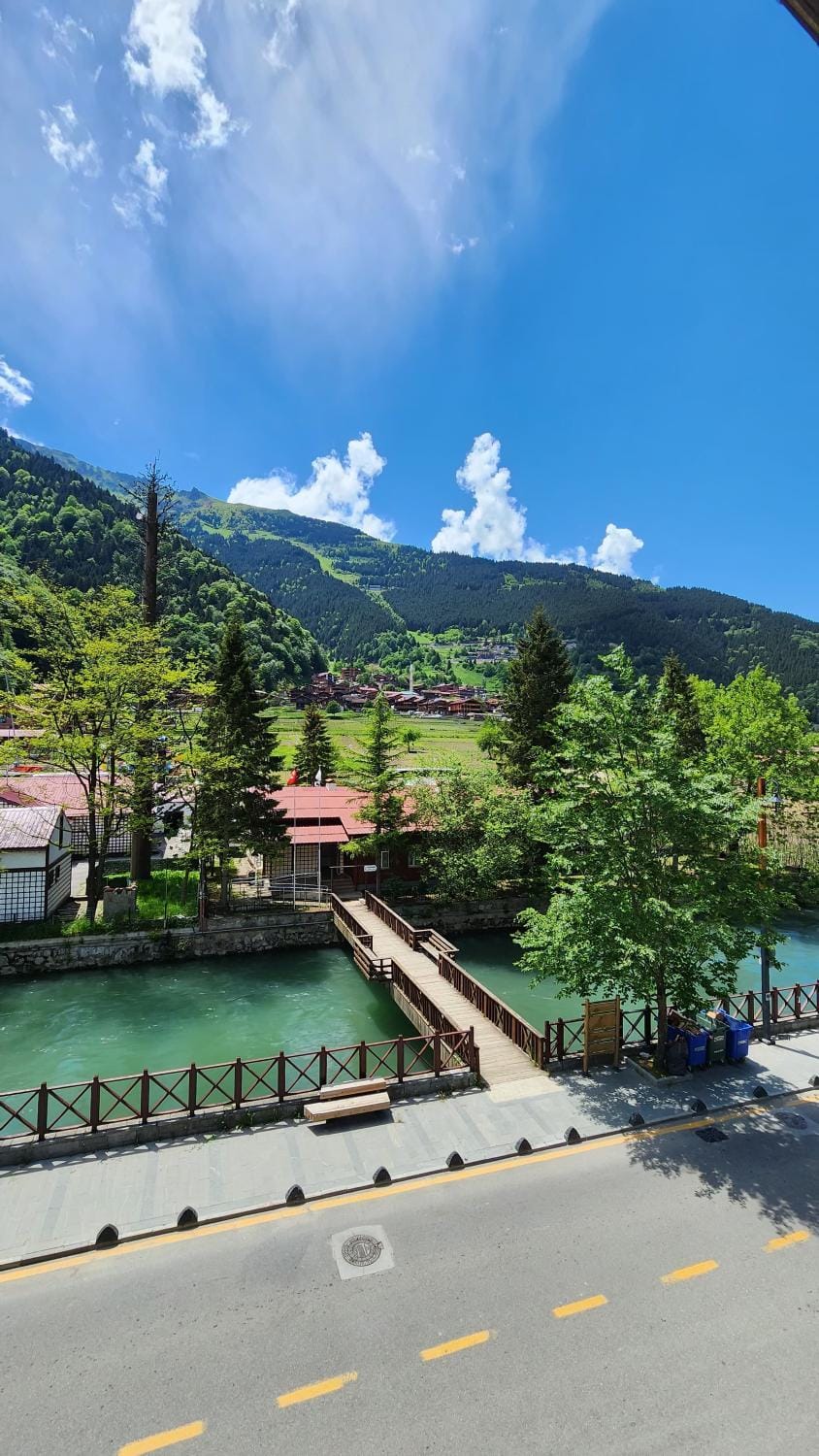 Nearby landmark, Day, Natural landscape, Mountain view, River view