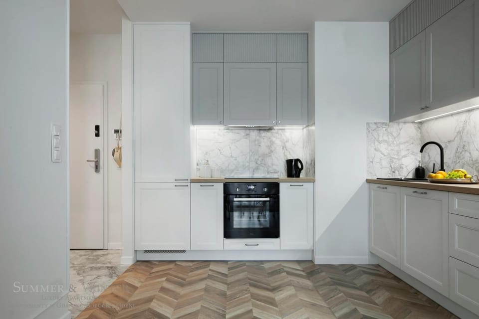 Dining area, kitchen