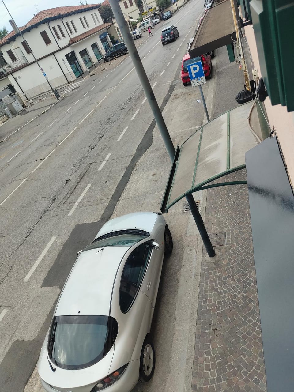 Neighbourhood, Street view, Parking