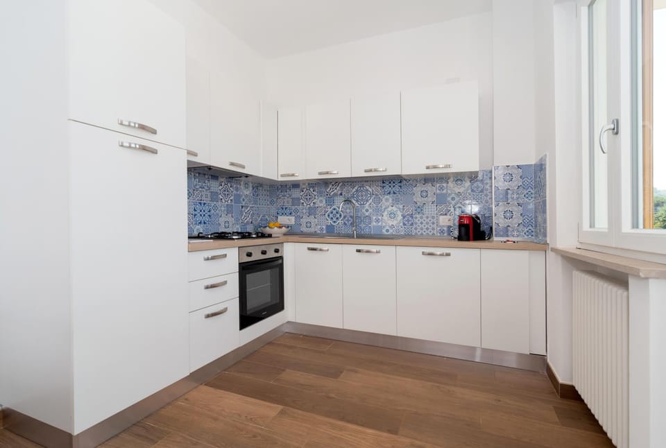Kitchen or kitchenette, pet friendly, stove