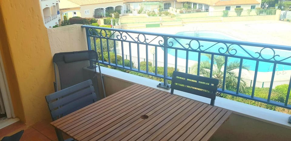 Balcony/Terrace, Pool view