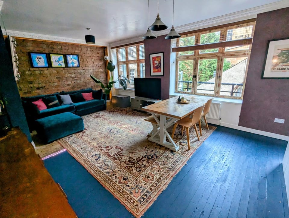 TV and multimedia, Living room, Dining area
