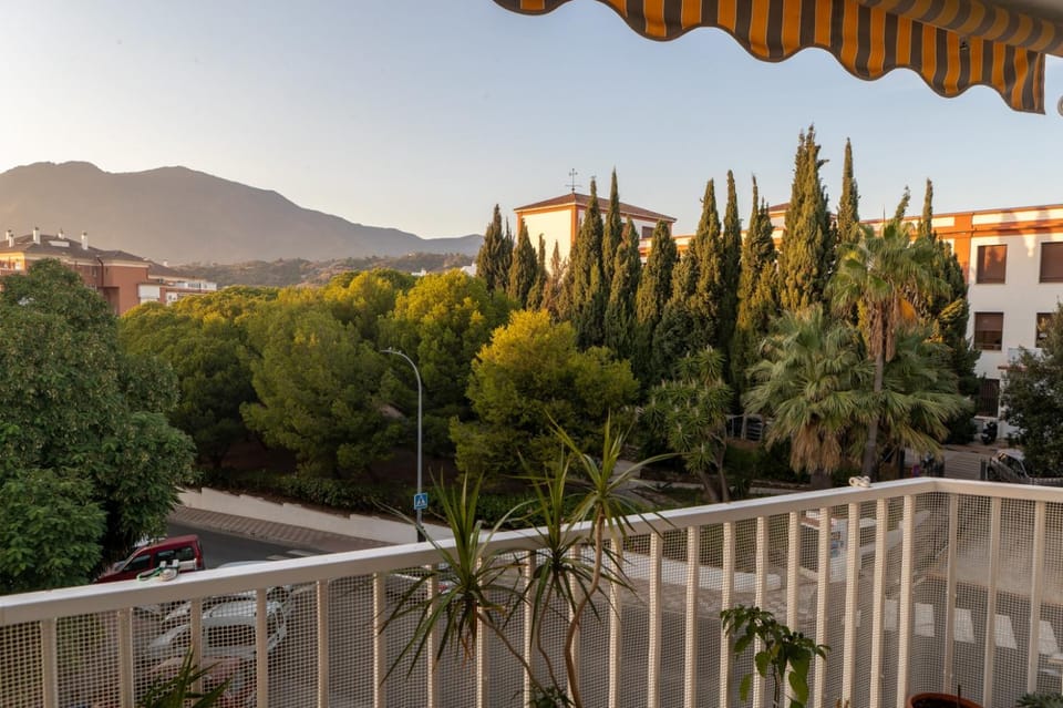 Nearby landmark, Neighbourhood, Natural landscape, Mountain view