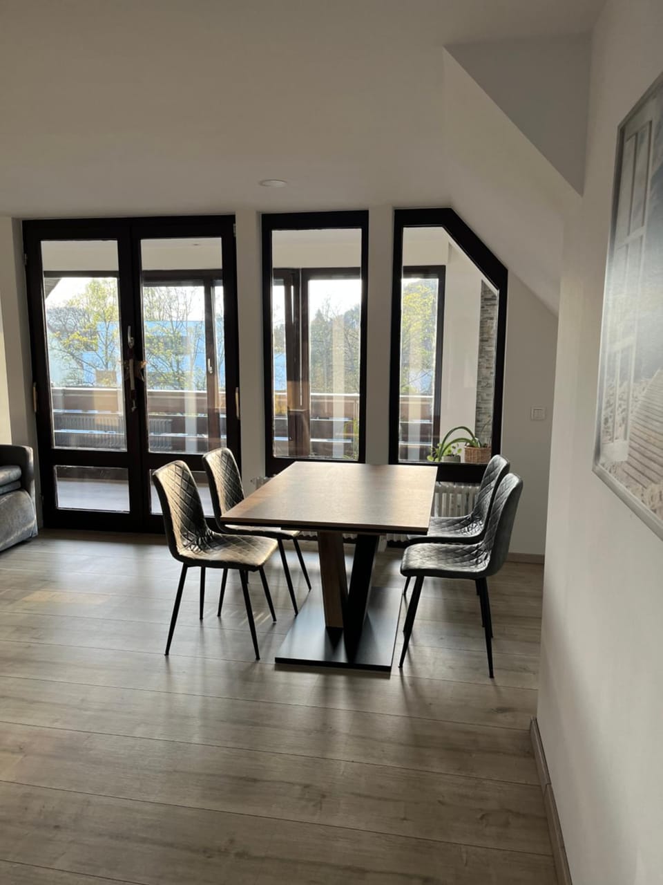 Living room, Seating area, Dining area