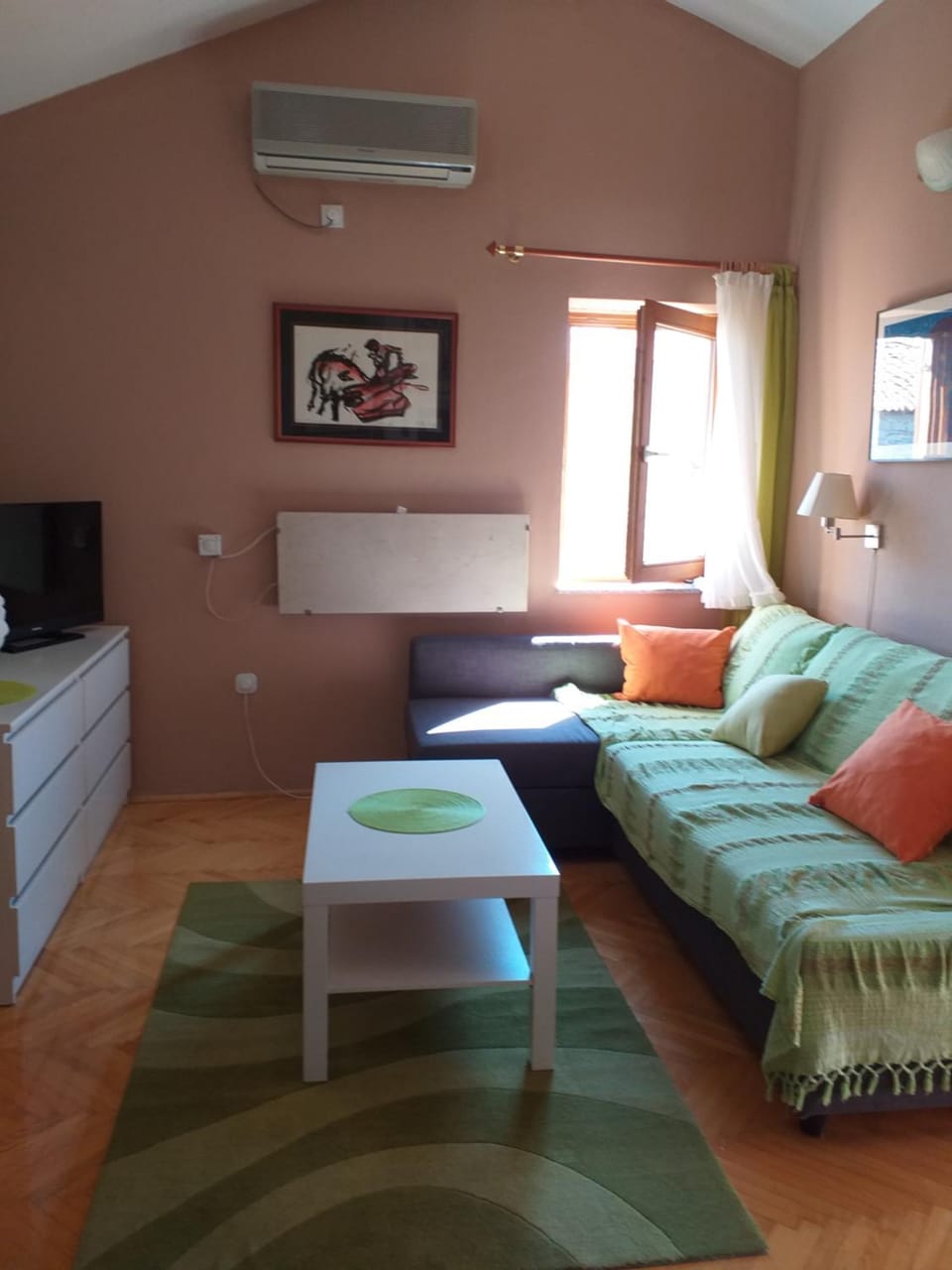 Balcony/Terrace, Living room, Communal kitchen, City view, Garden view, Mountain view, Sea view, Street view