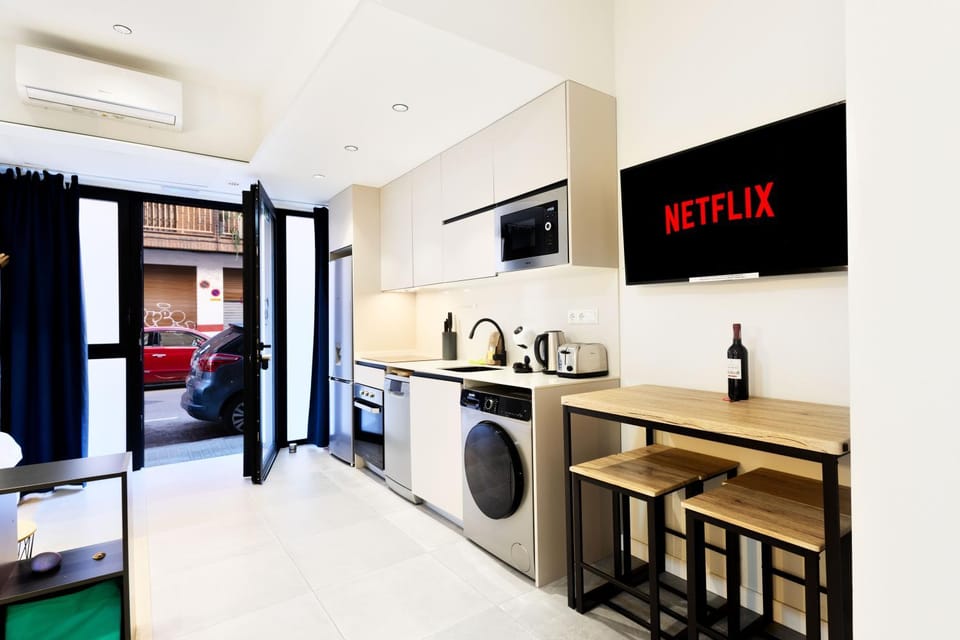 Facade/entrance, Kitchen or kitchenette