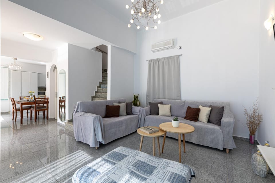 Living room, Photo of the whole room, Seating area, Dining area, air conditioner
