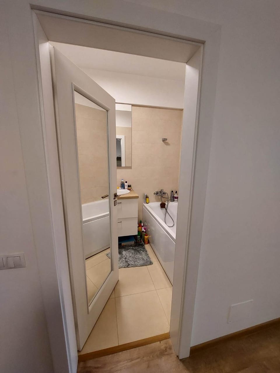 Shower, Bathroom, towels, washing machine