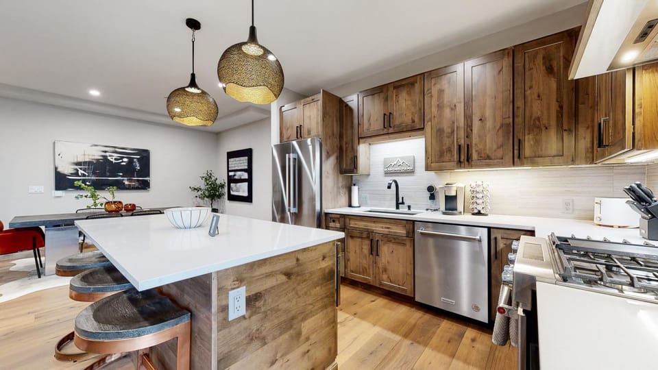 Kitchen or kitchenette, Dining area, dishwasher, minibar, pet friendly, stove