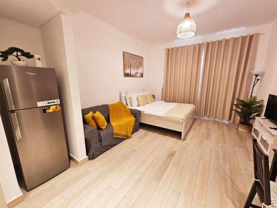 B12 Studio near Formula 1, with canal and pool view Apartment in Abu Dhabi