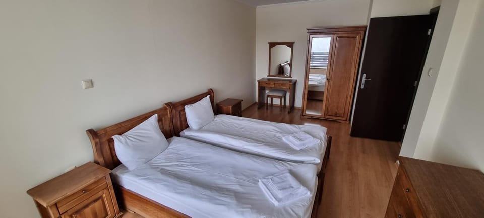 Bed, Photo of the whole room, Bedroom, towels, wardrobe