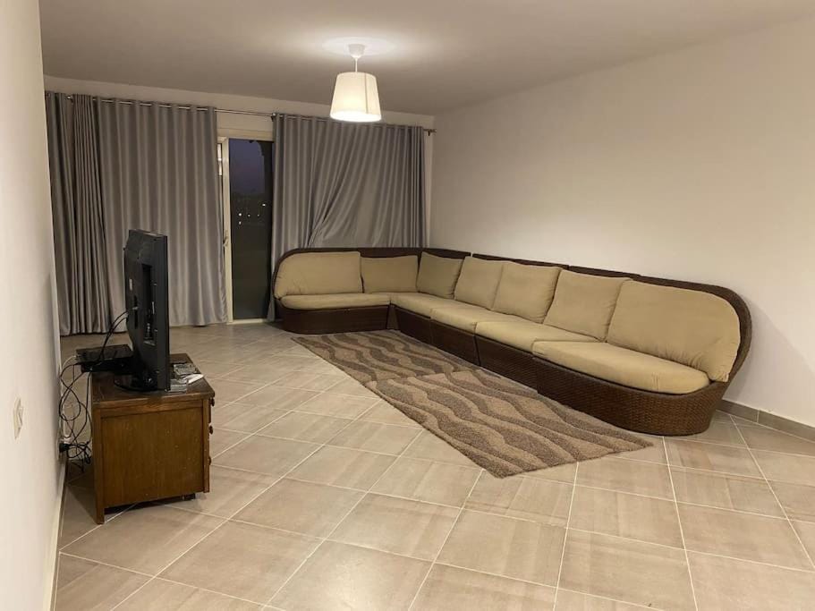 Spacious 6-BRs in El-Sokhna /Beach & pool access Villa in Egypt