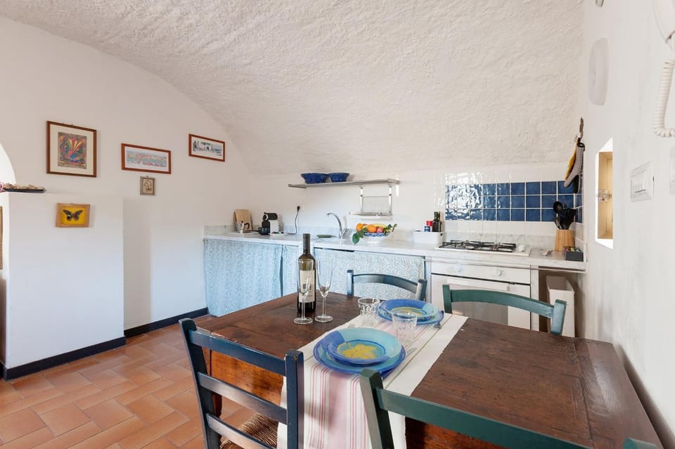 Kitchen or kitchenette, Living room, Seating area, Dining area, heating, oven, stove, air conditioner