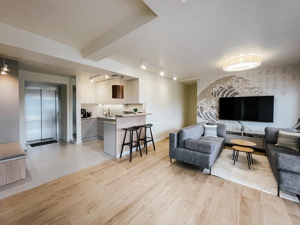 TV and multimedia, Kitchen or kitchenette, Living room, Seating area