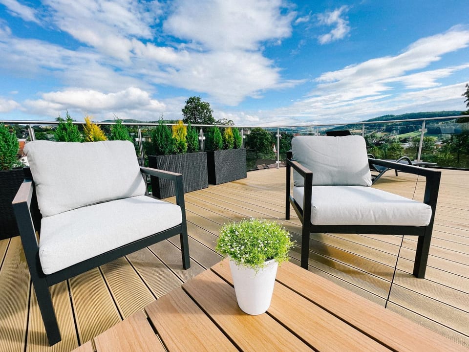 Natural landscape, View (from property/room), Balcony/Terrace, Seating area, Mountain view