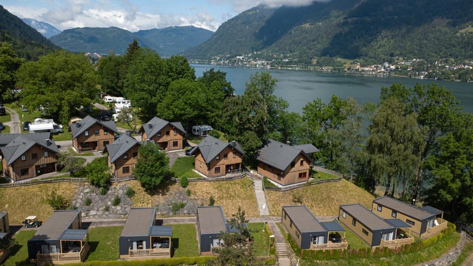 Property building, Bird's eye view, Lake view