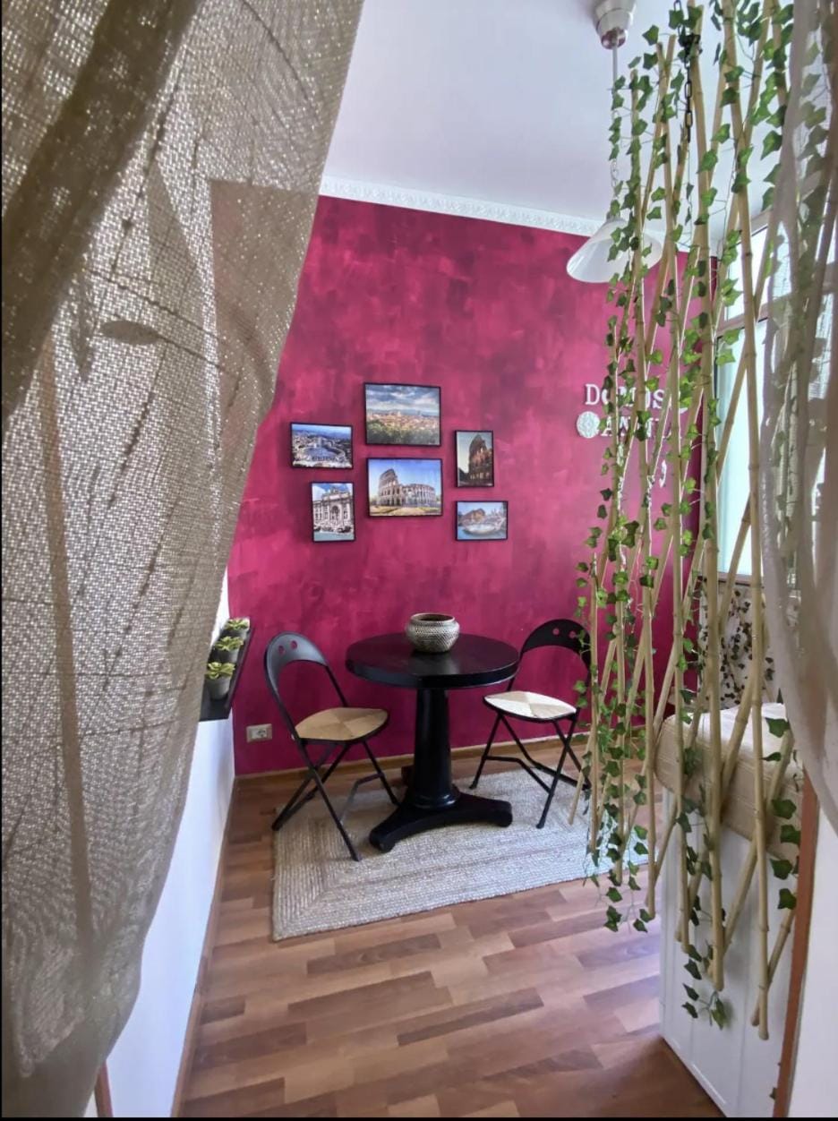 DOMUS ANNIA Guest House, The Amazing Colosseum Apartment in Rome