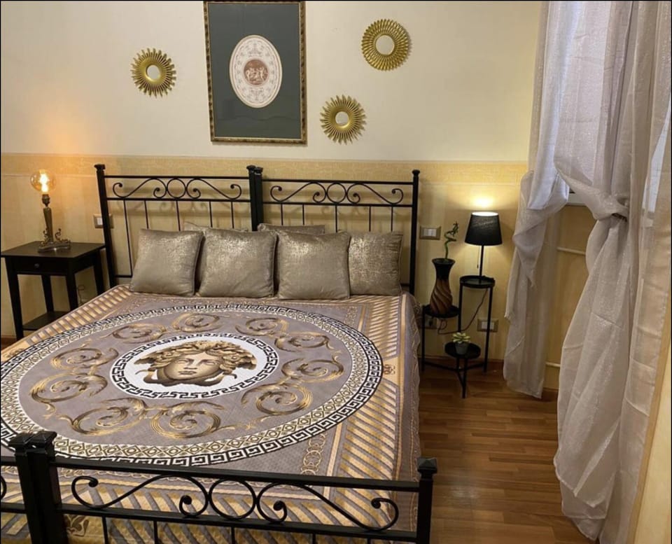 DOMUS ANNIA Guest House, The Amazing Colosseum Apartment in Rome