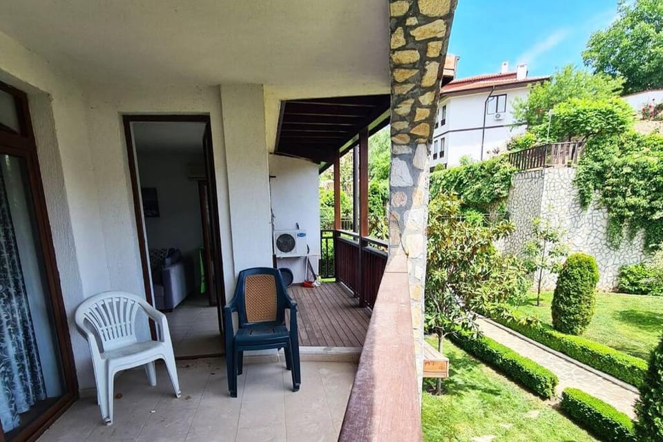 Patio, View (from property/room), Balcony/Terrace, Seating area, Garden view