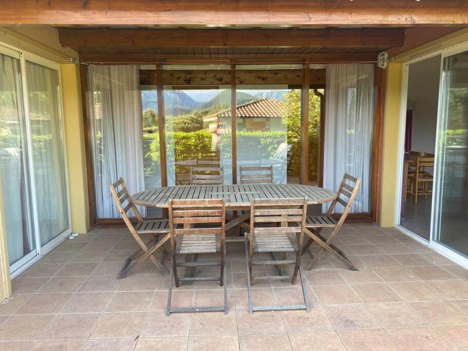 Communal lounge/ TV room, Balcony/Terrace, Balcony/Terrace