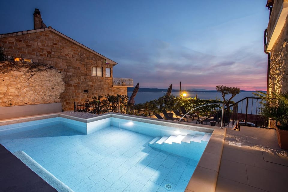 Property building, Pool view, Sea view, Swimming pool