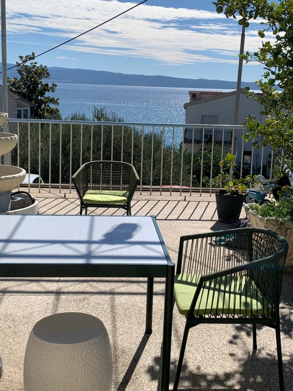 Patio, Restaurant/places to eat, Day, View (from property/room), Balcony/Terrace, Seating area, Dining area, Sea view