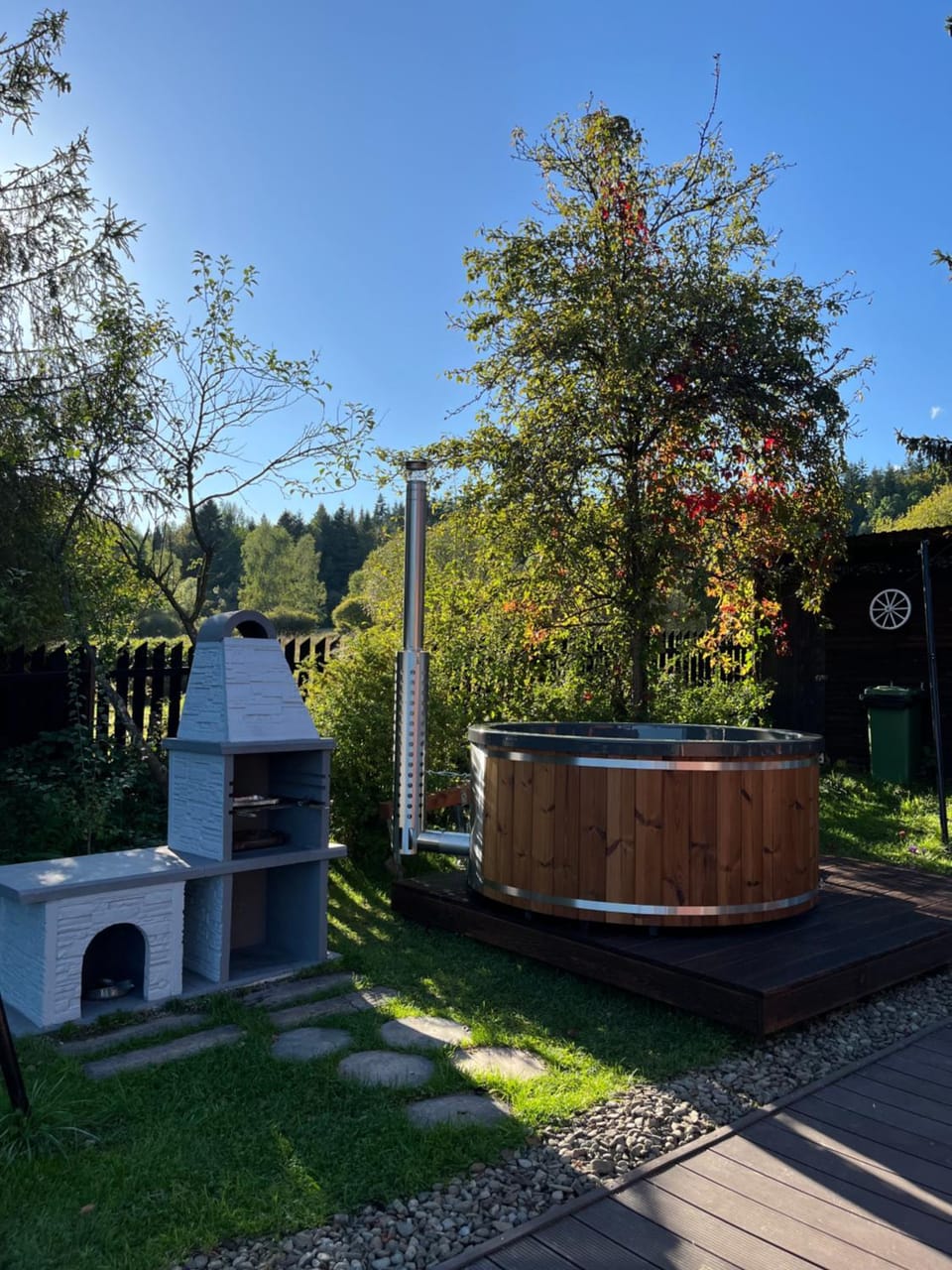 Day, Natural landscape, BBQ facilities, Hot Tub, Seating area