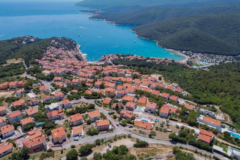 Natural landscape, Bird's eye view, Sea view, Street view