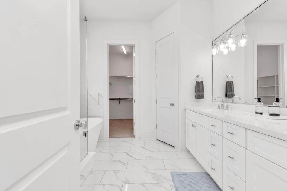 Bathroom, Bath