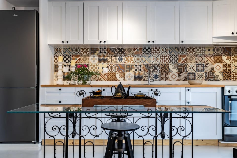 Kitchen or kitchenette, Dining area, stove