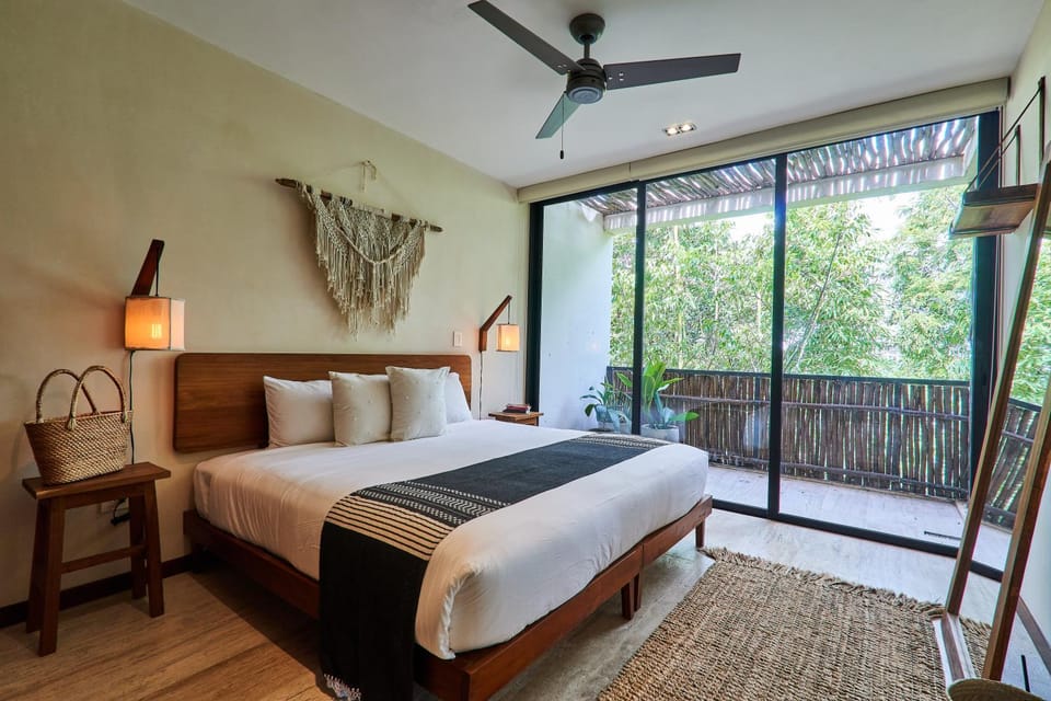 Bed, Photo of the whole room, Bedroom, fireplace