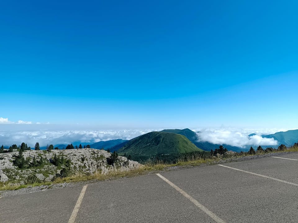 Day, Neighbourhood, Natural landscape, Mountain view, Sea view